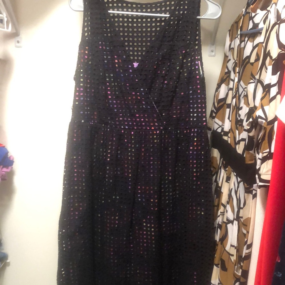 Sleeveless multi color under black detail dress